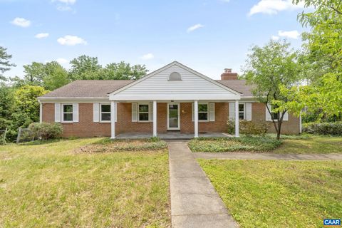 104 CHAUCER RD CHARLOTTESVILLE VA 22901