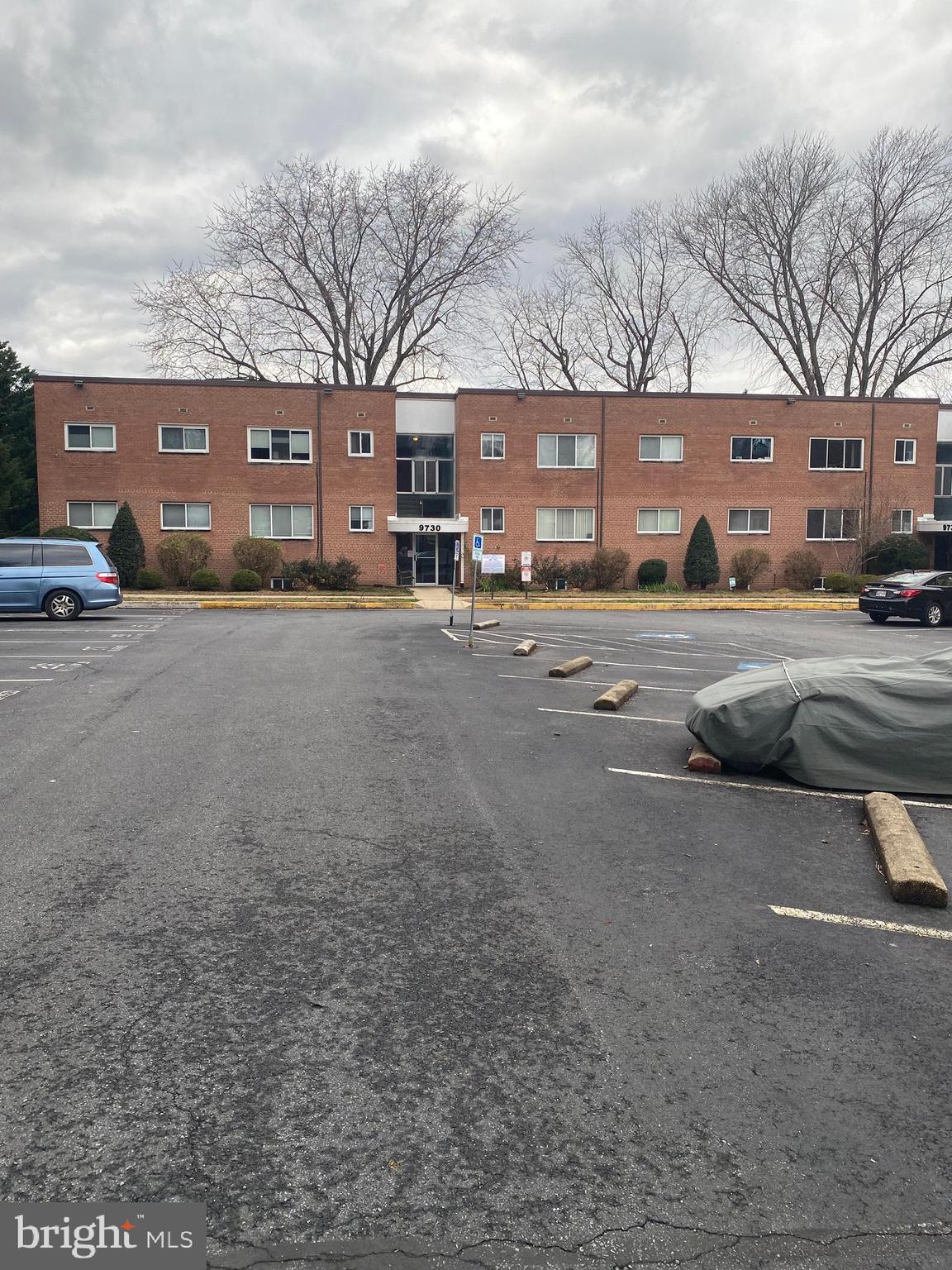 GLEN MANOR - Residential