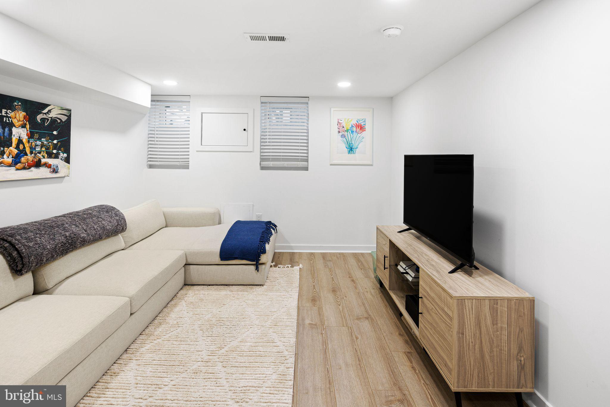 FAIRMOUNT - Residential