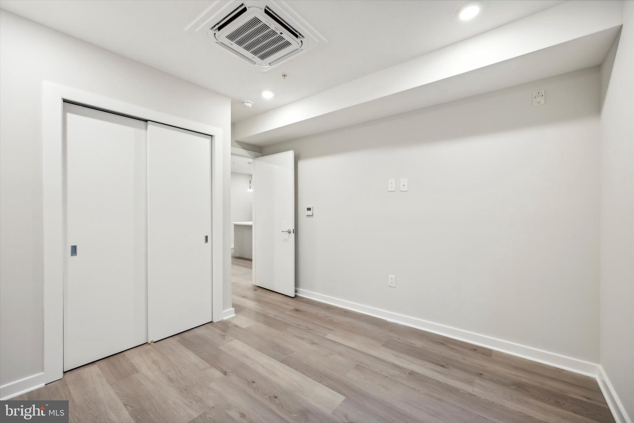 EAST FALLS - Residential Lease