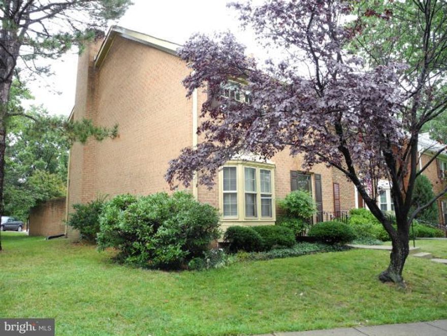 LOVELY BRICK END TOWN HOME IN CHARMING CHARLESTOWN * FOYER W/CURVED STAIRWAY *SUNNY BAY WINDOWED LIVING ROOM * ACCESS TO BRICK WALLED GARDEN (maintained by Tenant) FROM CLASSY DINING RM W/BUILT IN DISH STORAGE * FIREPLACE IN LARGE REC RM *MANY UPDATES & IMPROVEMENTS * Interior Painting Scheduled before Occupancy * PARK LIKE SETTING (maintained by Community) ** EASY ACCESS TO VRE & METRO BUS **