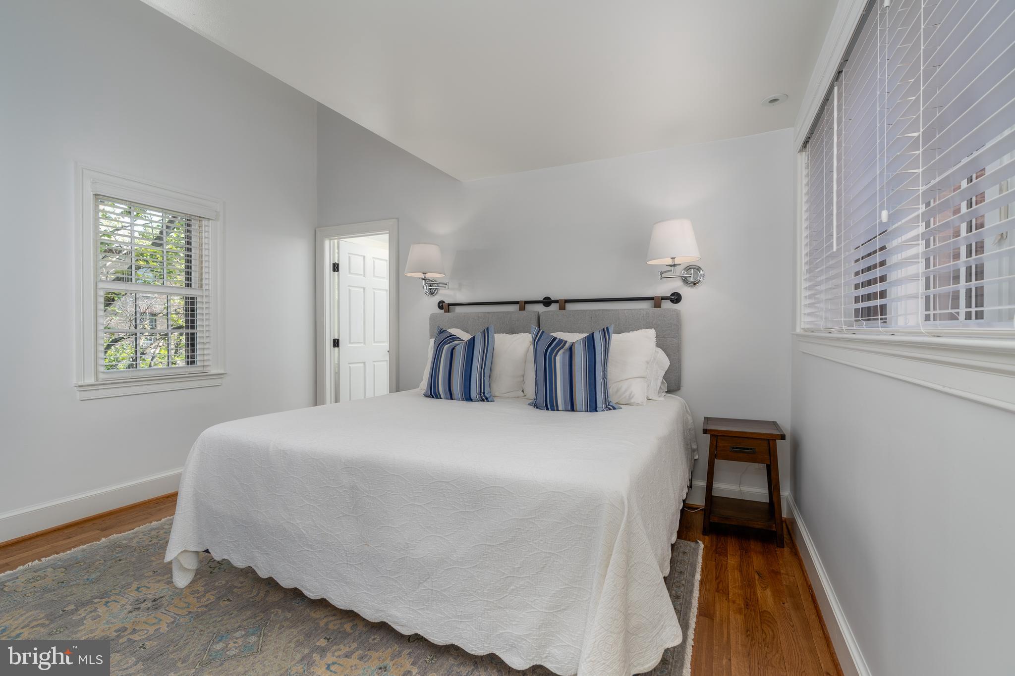 OLD TOWN ALEXANDRIA - Residential