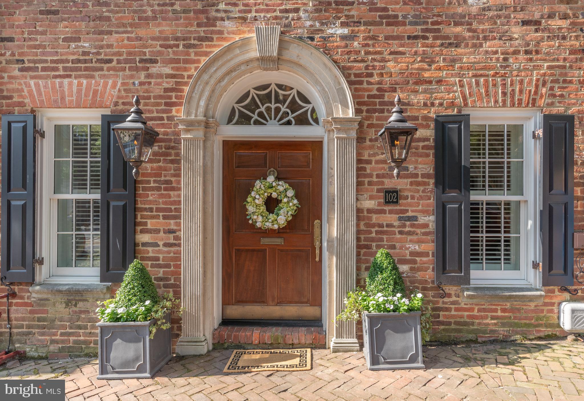 OLD TOWN ALEXANDRIA - Residential