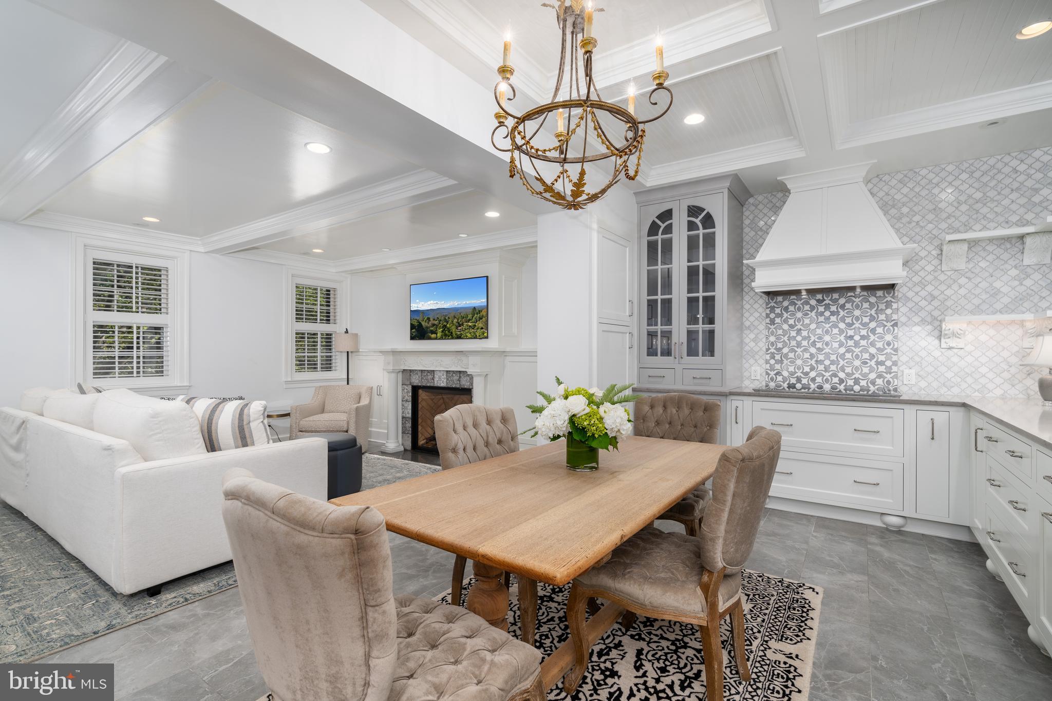 OLD TOWN ALEXANDRIA - Residential