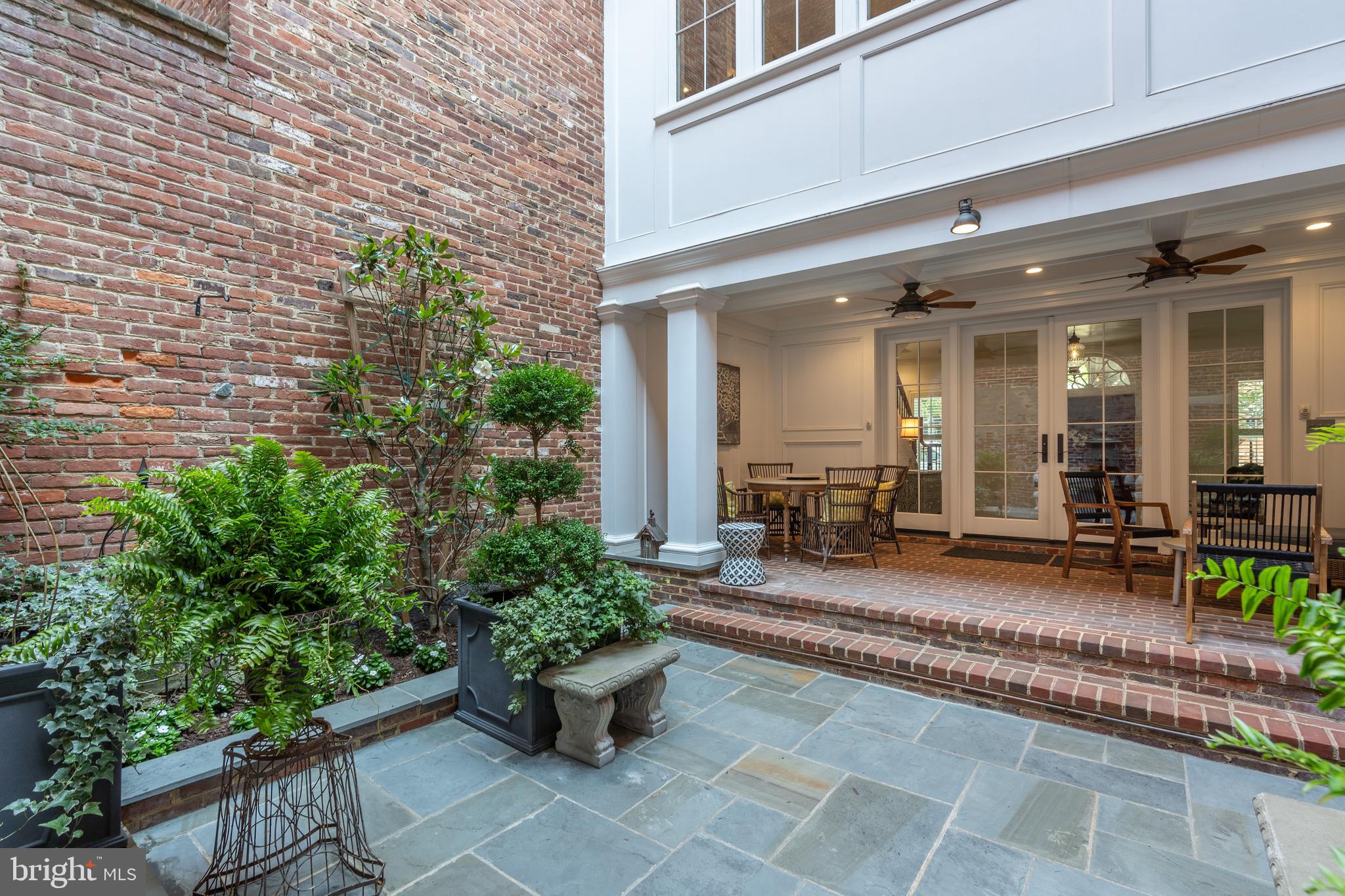 OLD TOWN ALEXANDRIA - Residential