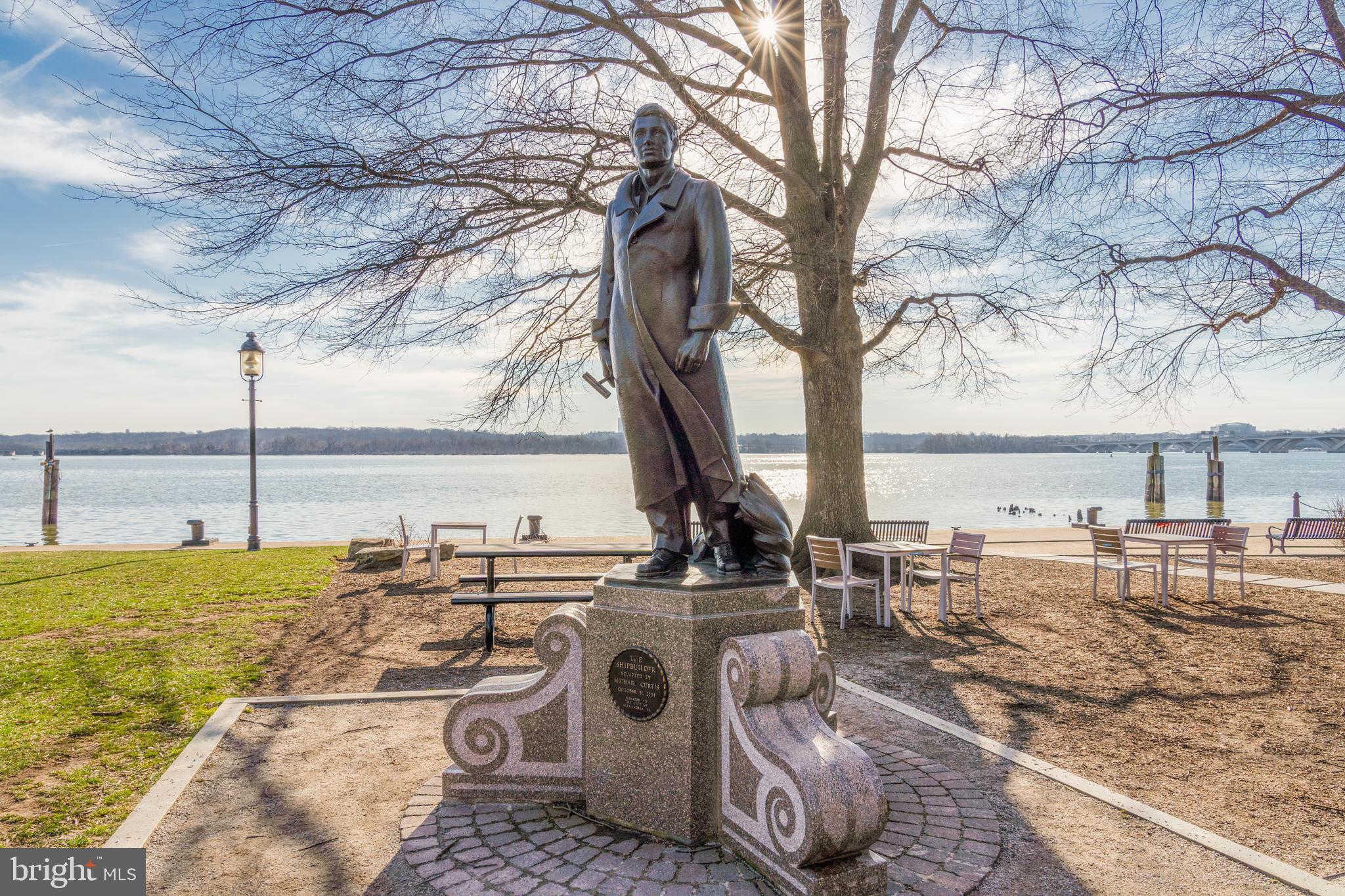 OLD TOWN ALEXANDRIA - Residential