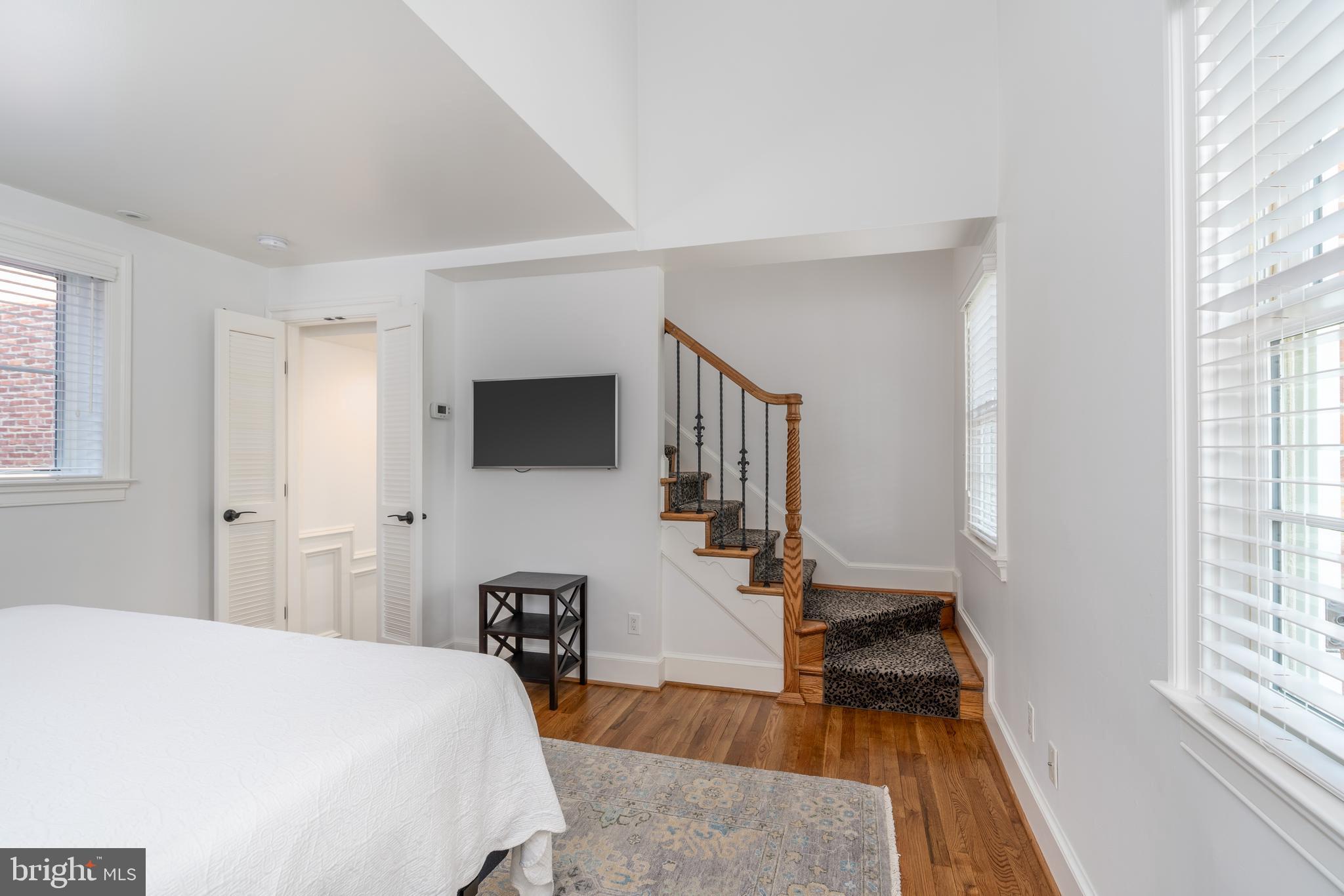 OLD TOWN ALEXANDRIA - Residential