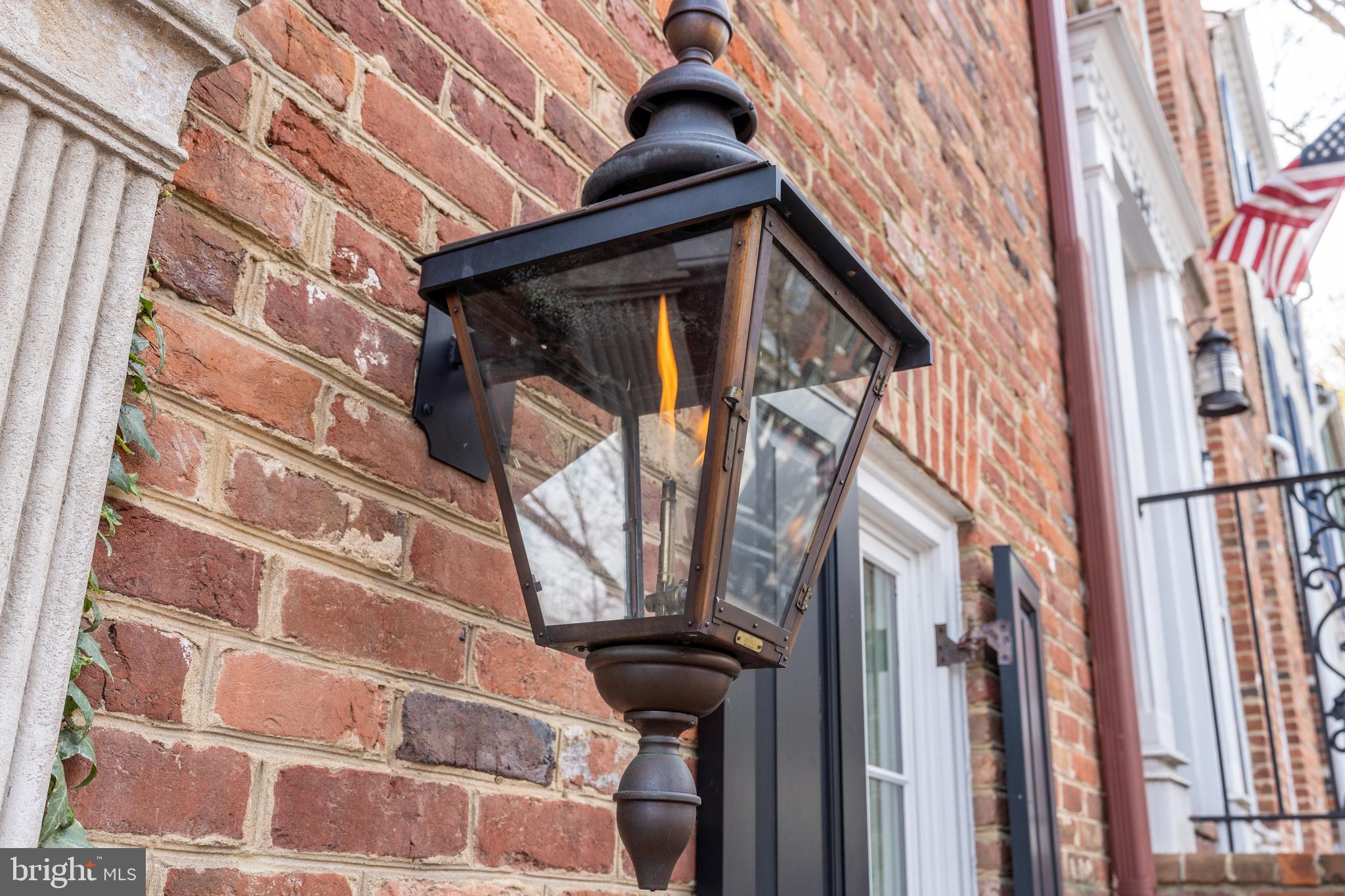 OLD TOWN ALEXANDRIA - Residential