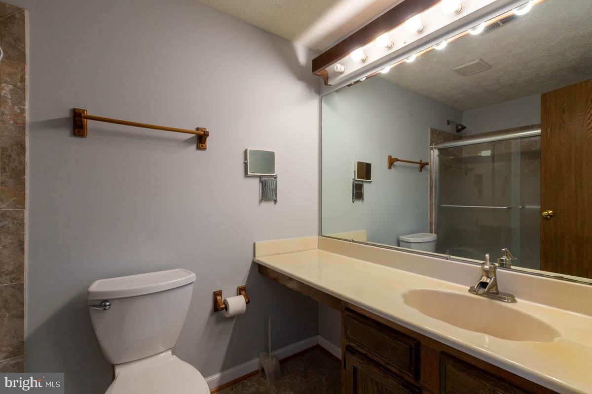 VALLEY STREAM ESTATES - Residential