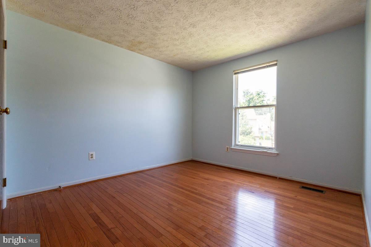 VALLEY STREAM ESTATES - Residential