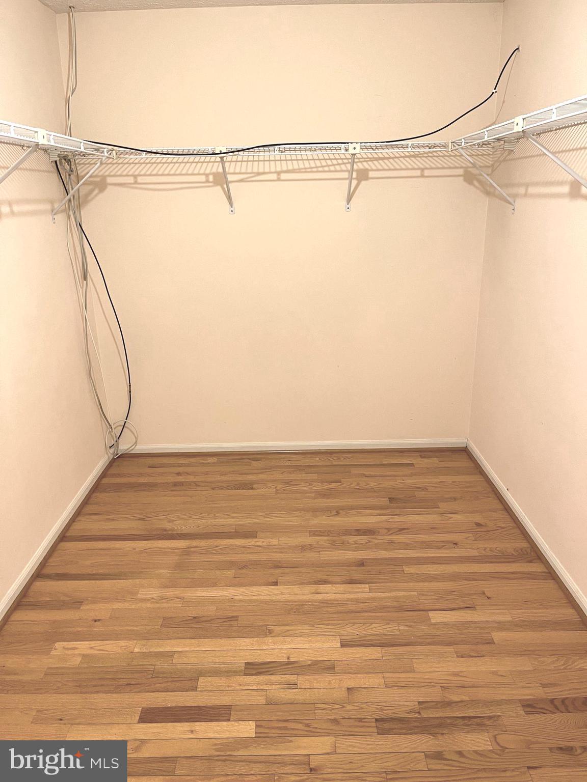 VALLEY STREAM ESTATES - Residential