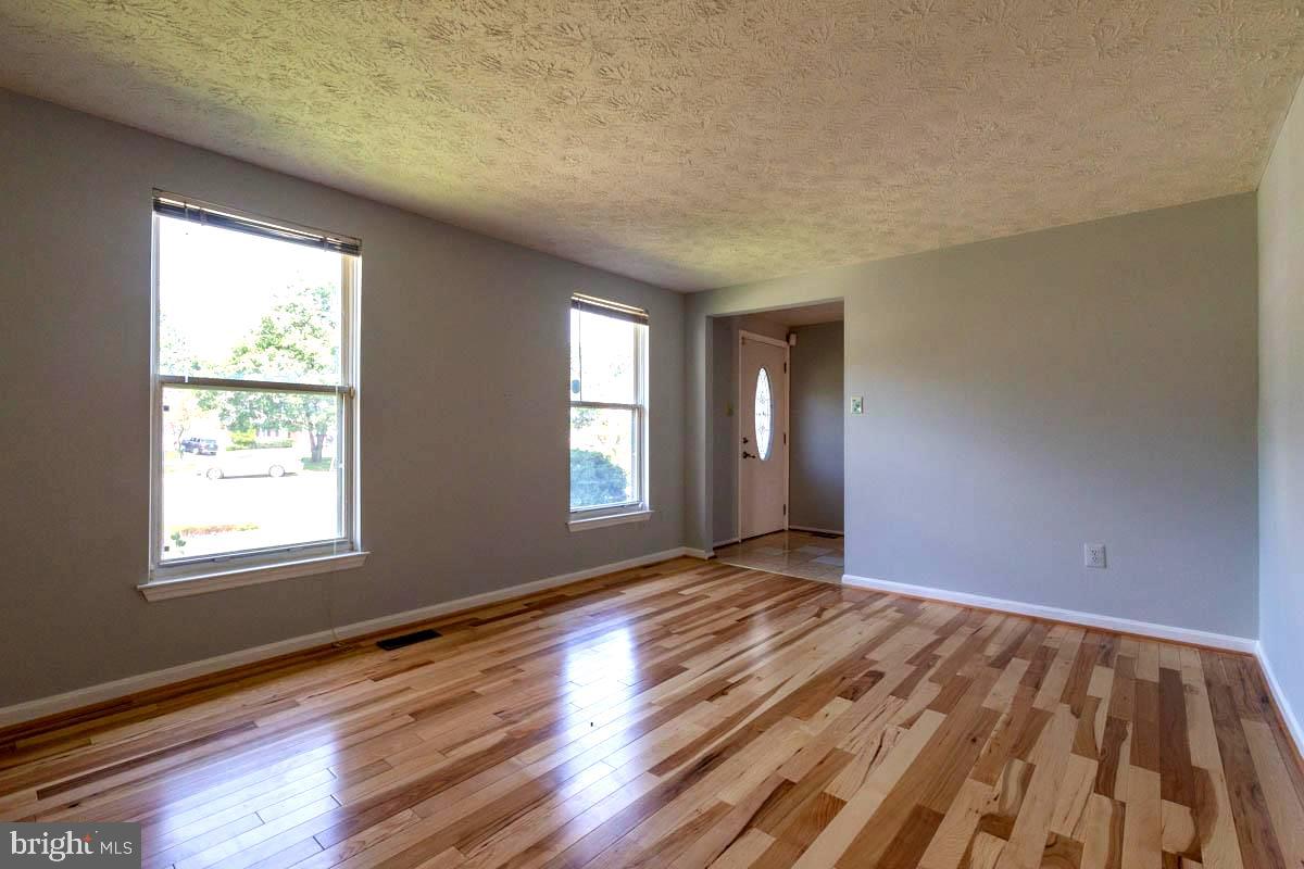 VALLEY STREAM ESTATES - Residential