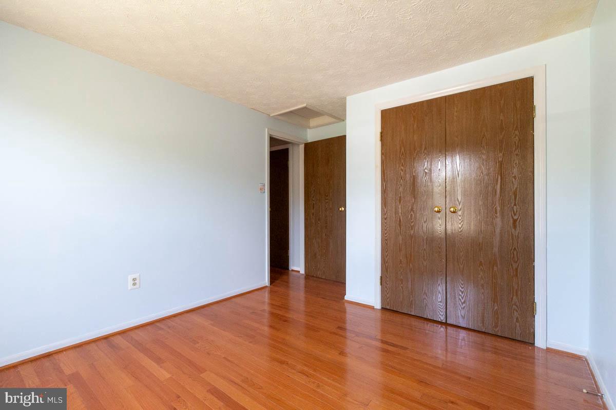 VALLEY STREAM ESTATES - Residential