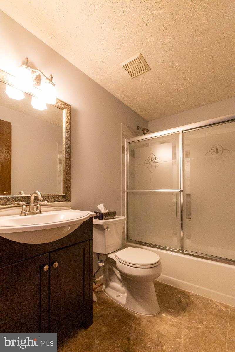 VALLEY STREAM ESTATES - Residential