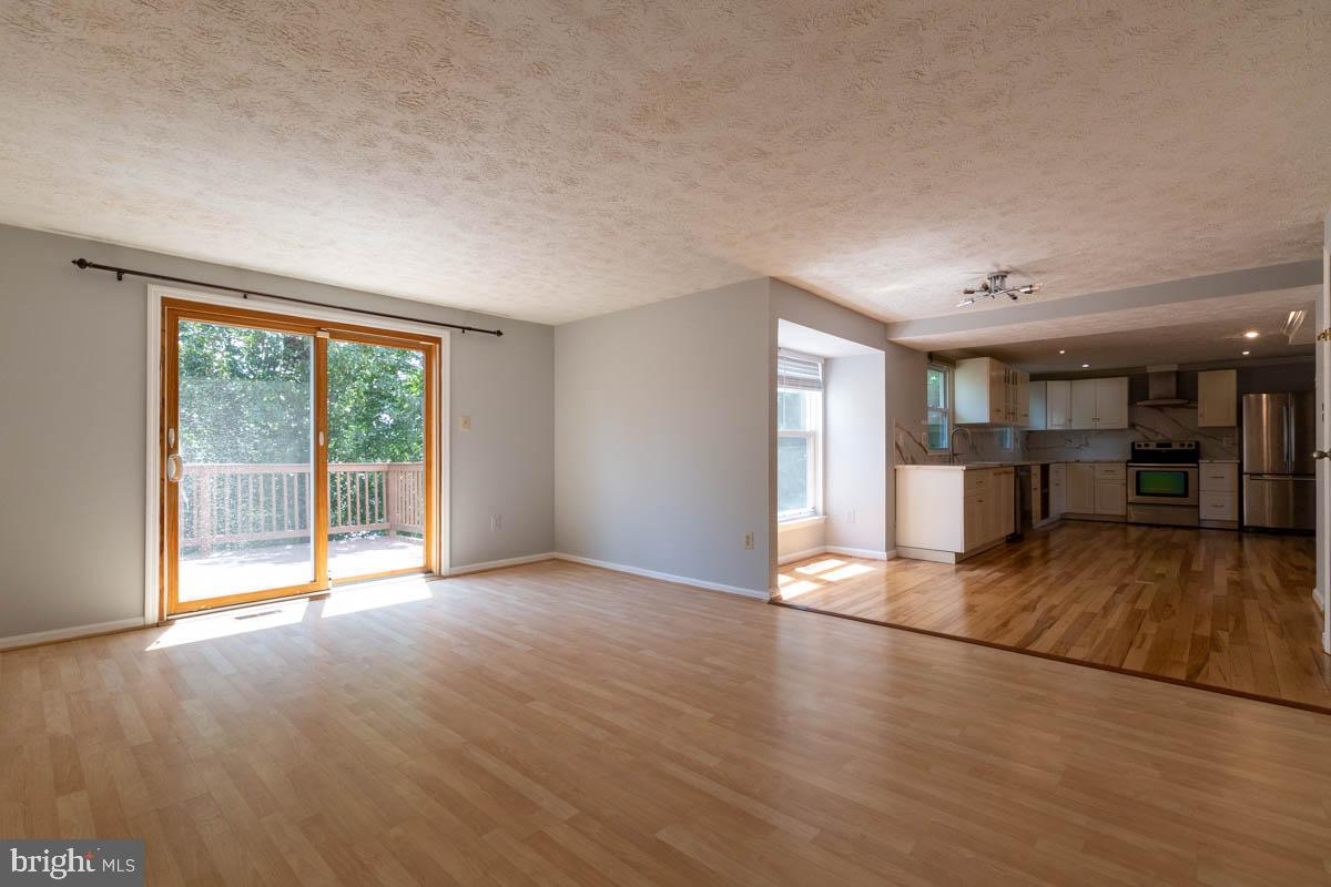 VALLEY STREAM ESTATES - Residential