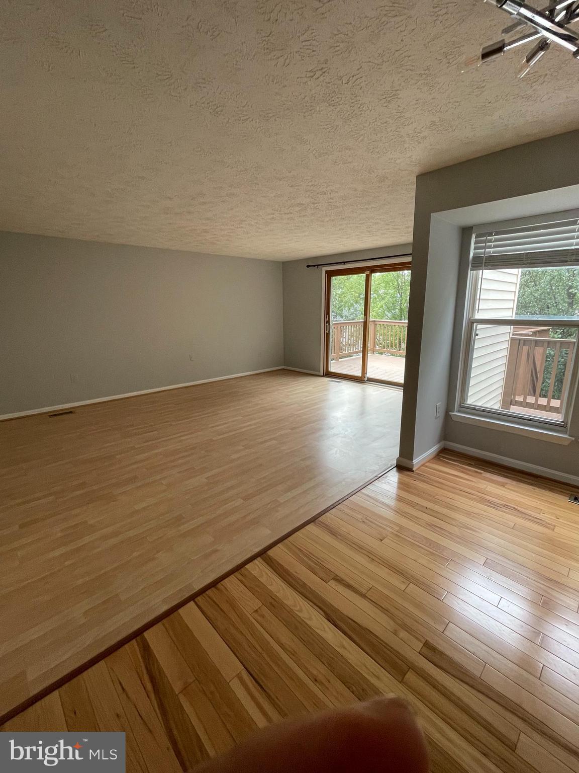 VALLEY STREAM ESTATES - Residential