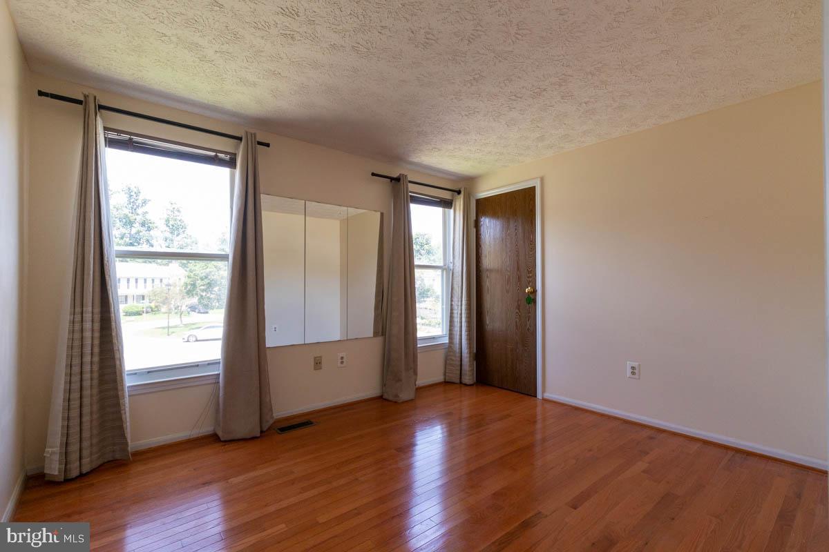 VALLEY STREAM ESTATES - Residential