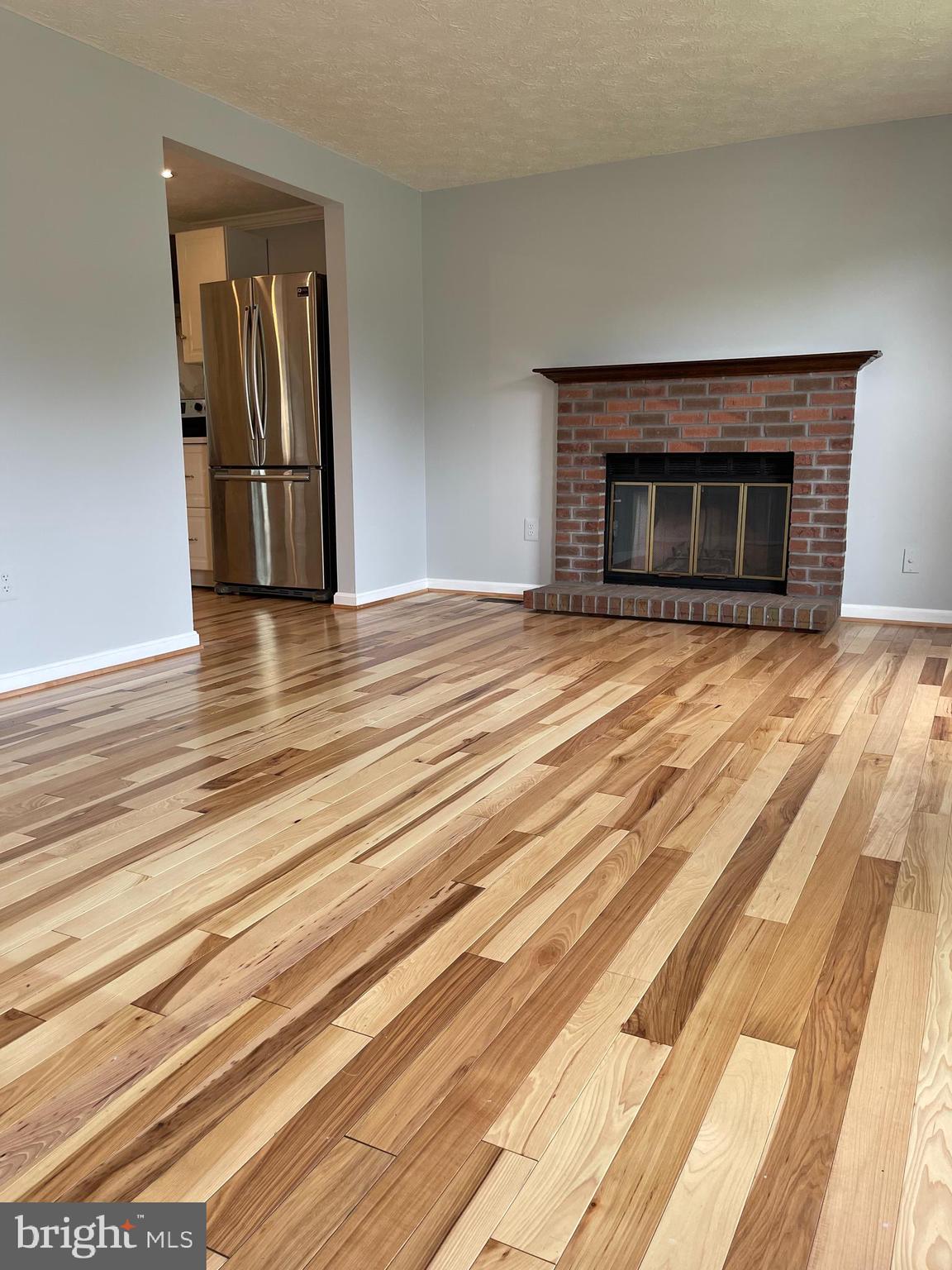 VALLEY STREAM ESTATES - Residential