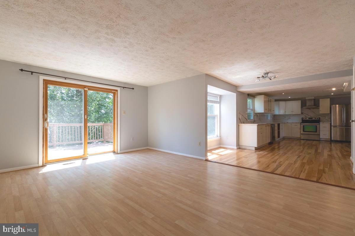 VALLEY STREAM ESTATES - Residential