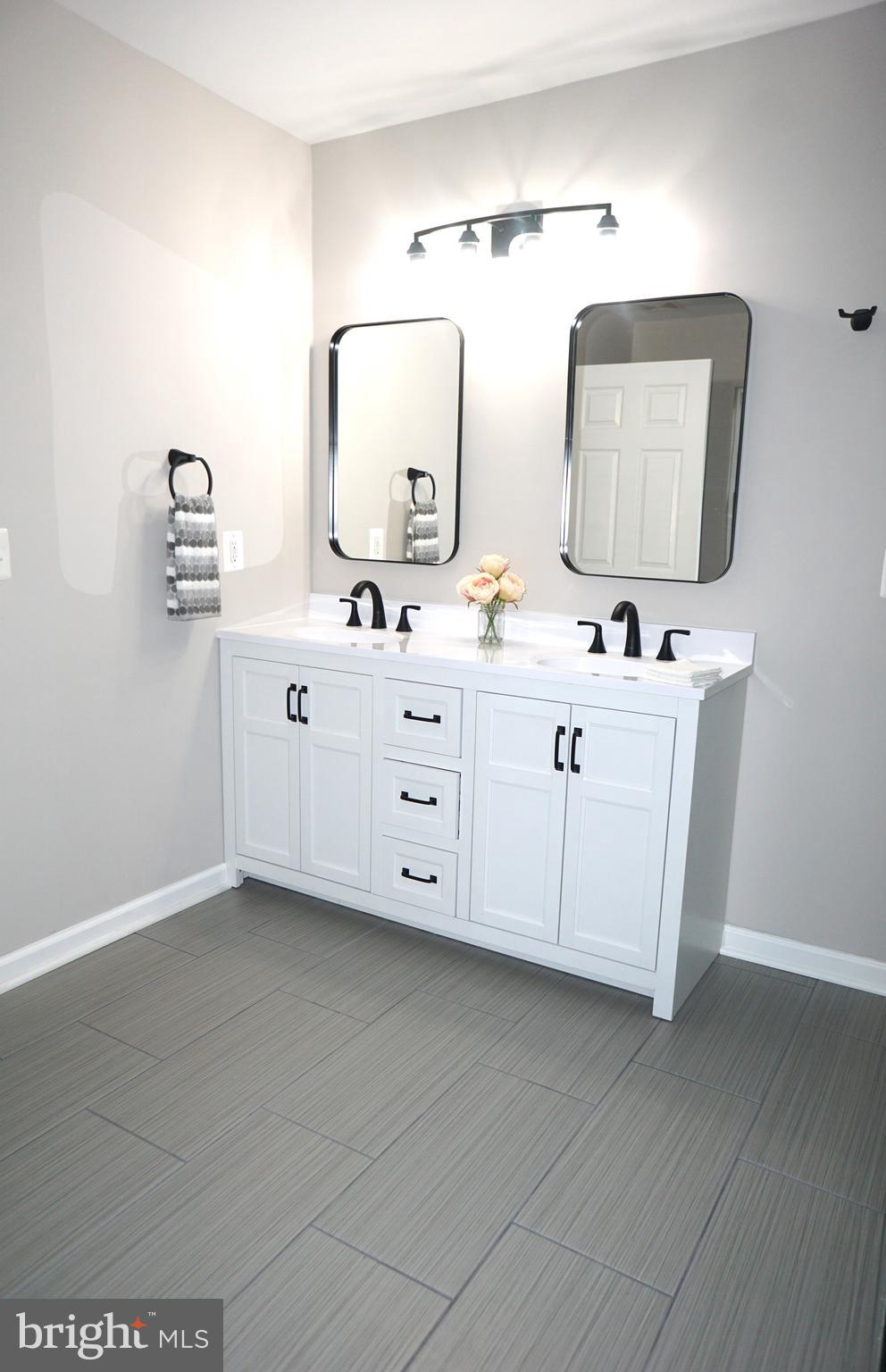 ENGLAND RUN NORTH - Residential