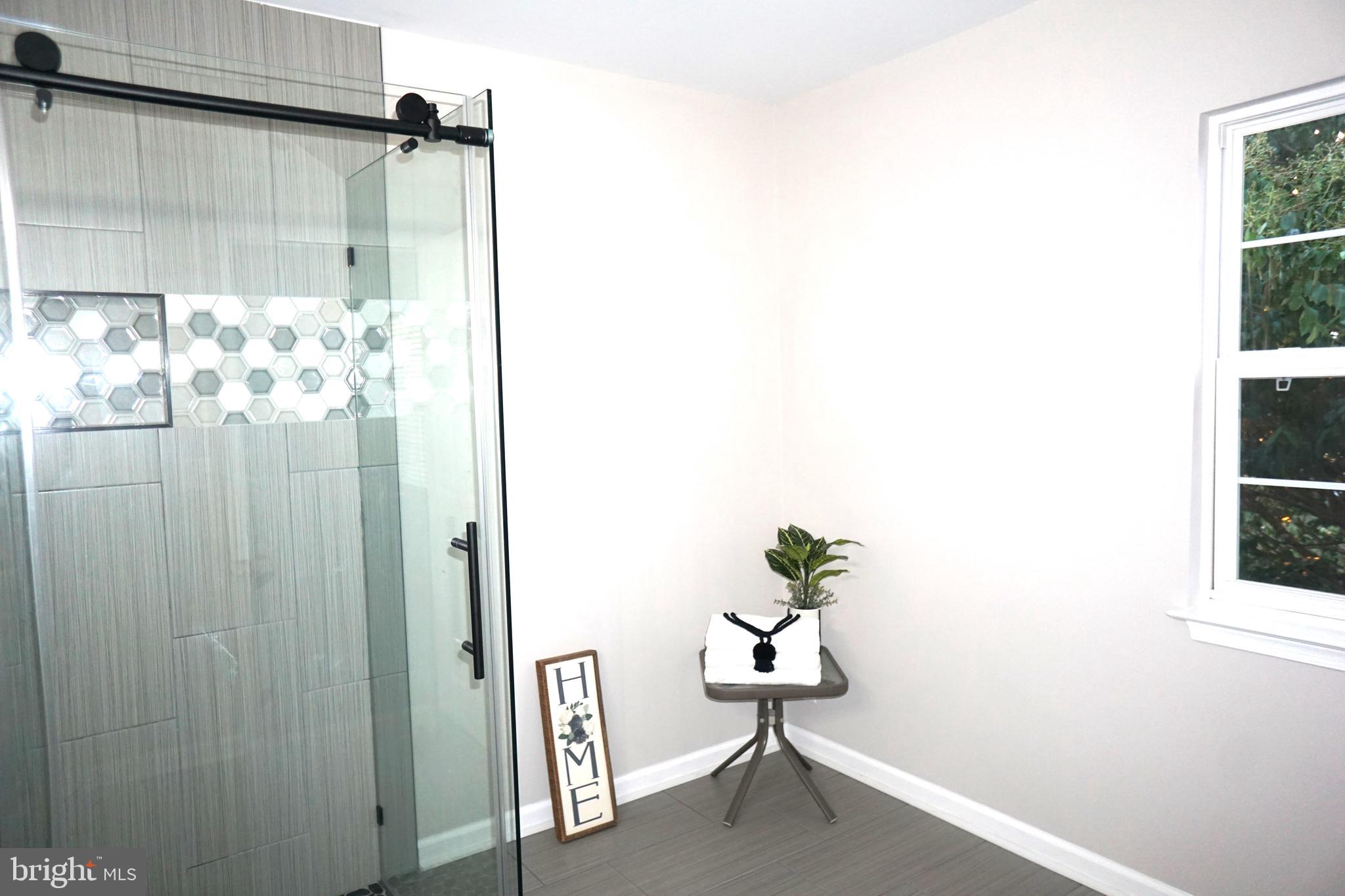 ENGLAND RUN NORTH - Residential