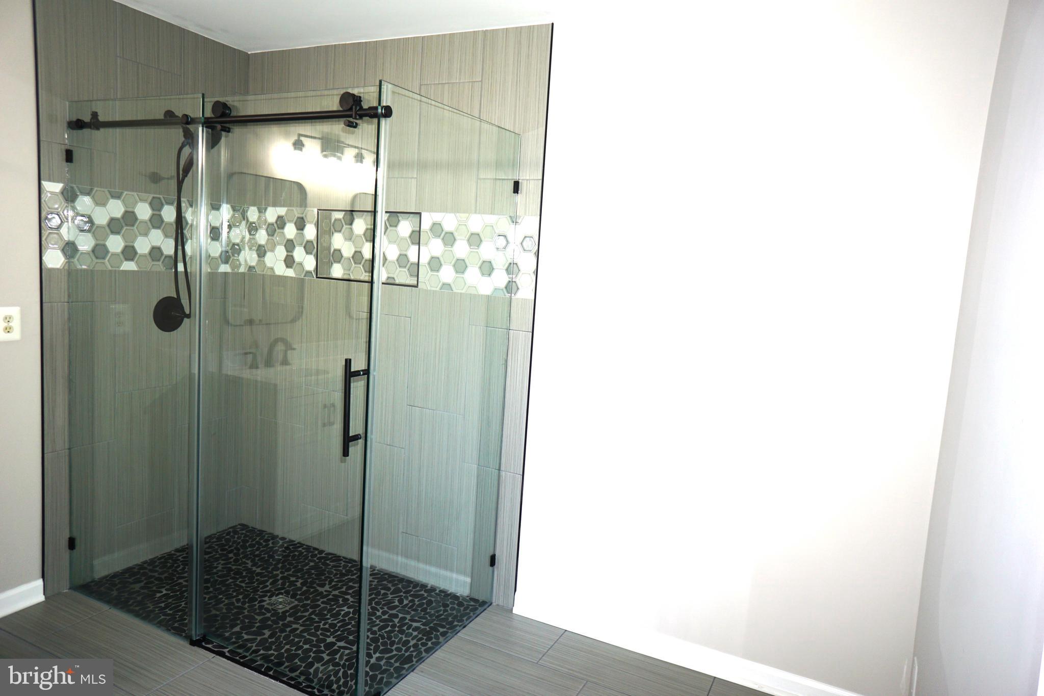 ENGLAND RUN NORTH - Residential