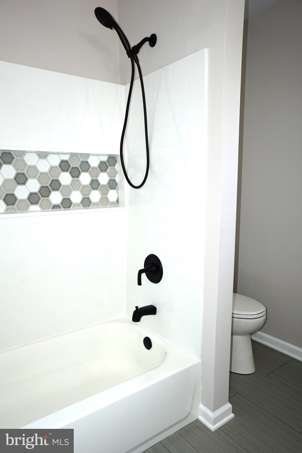 ENGLAND RUN NORTH - Residential