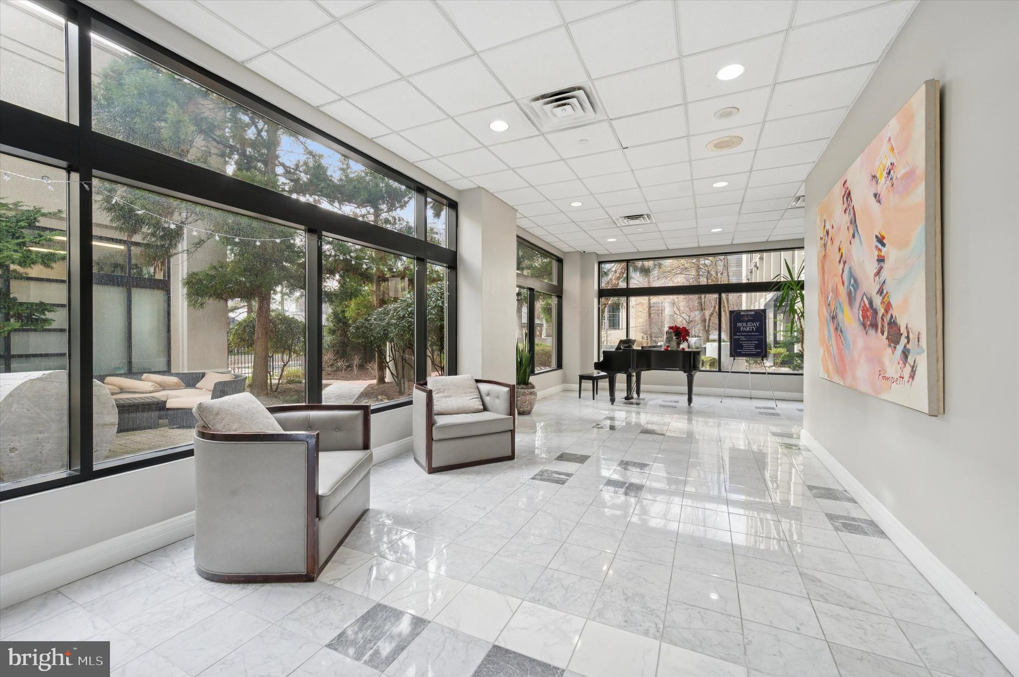 2001 HAMILTON STREET 1221