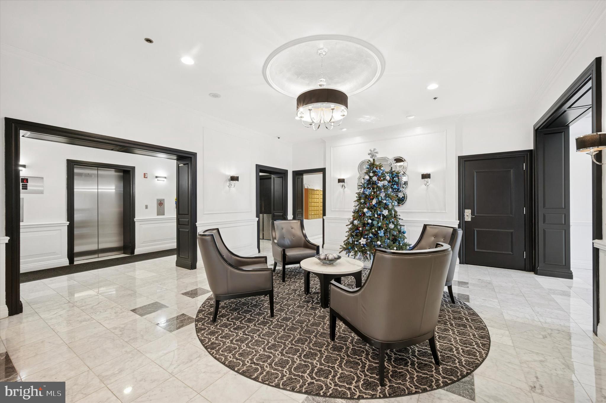 2001 HAMILTON STREET 1221