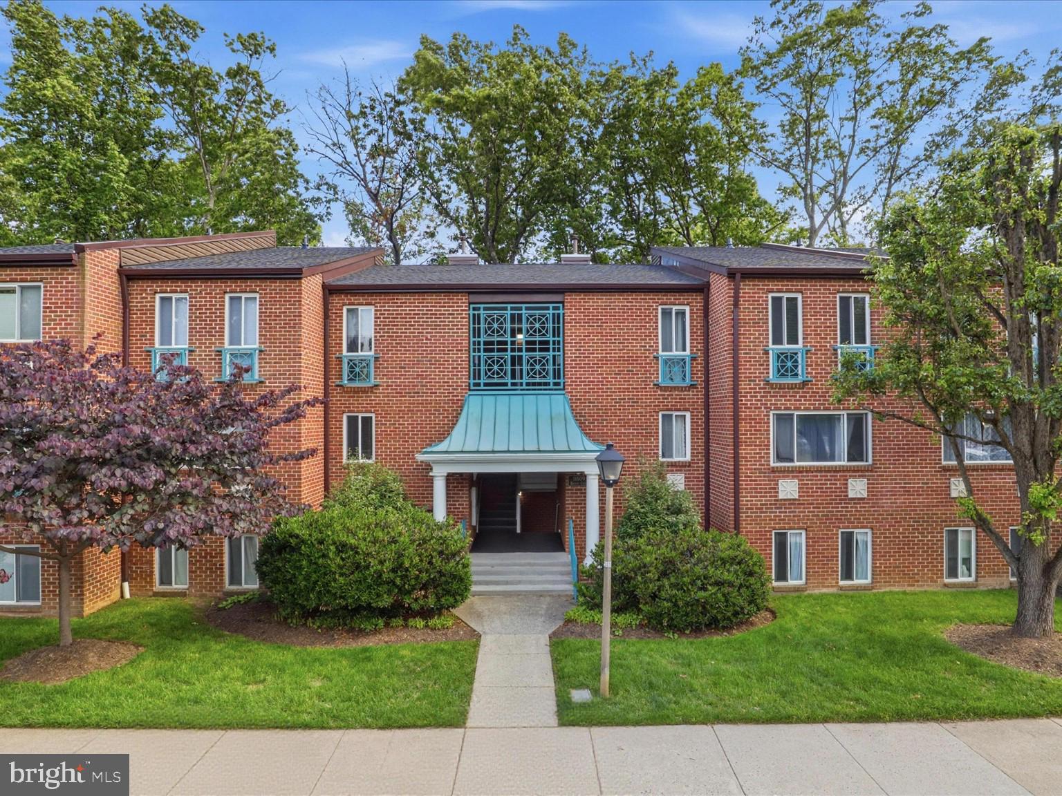 HUNTERS WOODS VILLAGE - Residential