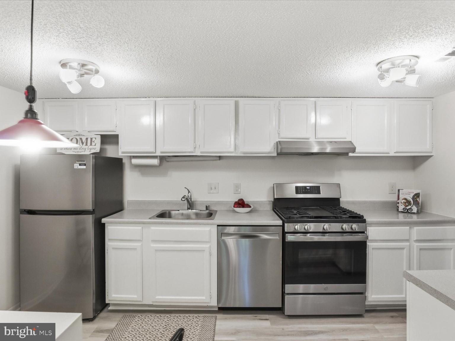 HUNTERS WOODS VILLAGE - Residential