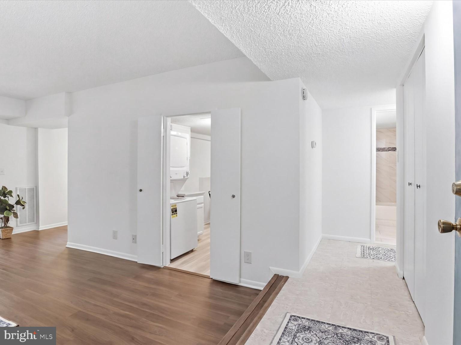 HUNTERS WOODS VILLAGE - Residential
