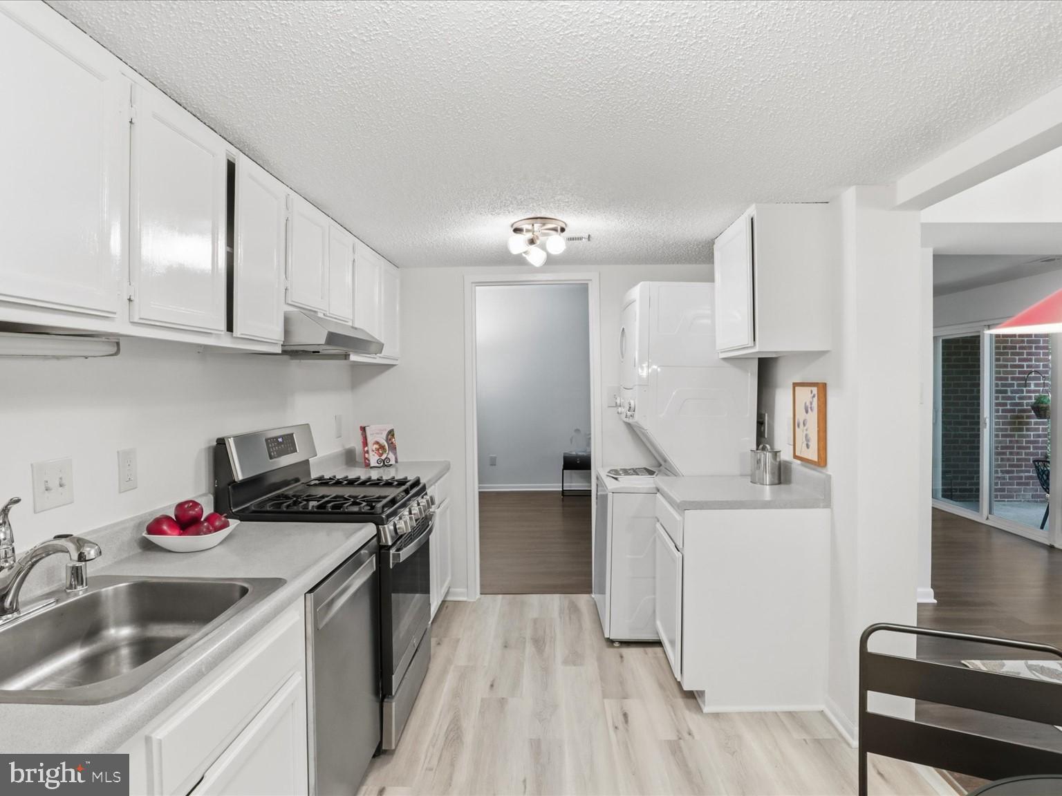 HUNTERS WOODS VILLAGE - Residential
