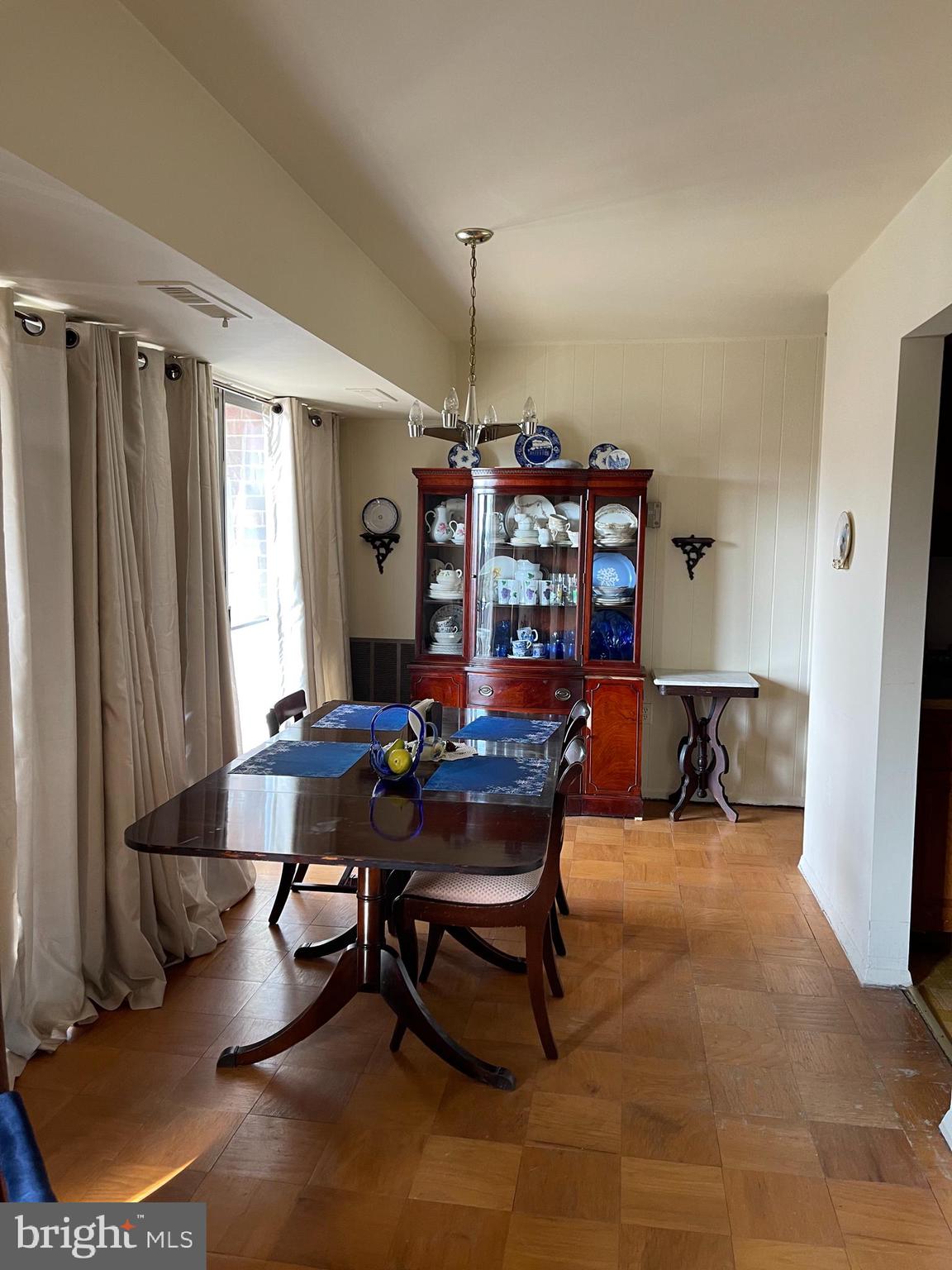 GRAND BEL MANOR - Residential