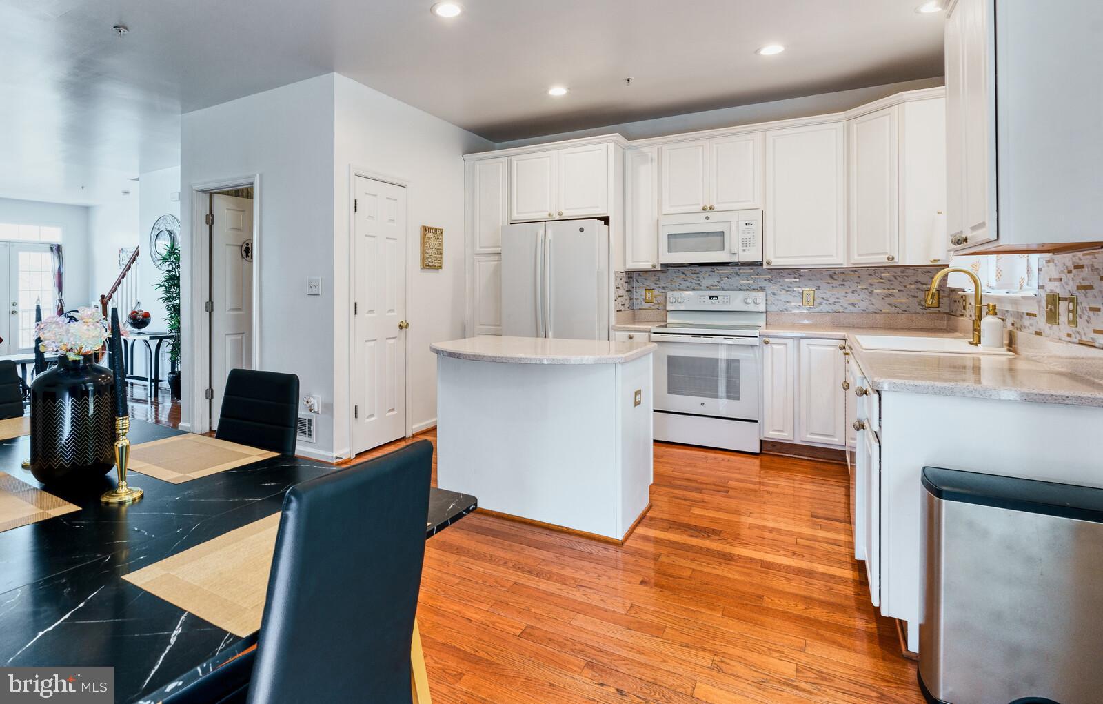 RIVERWATCH IND HEAD - Residential