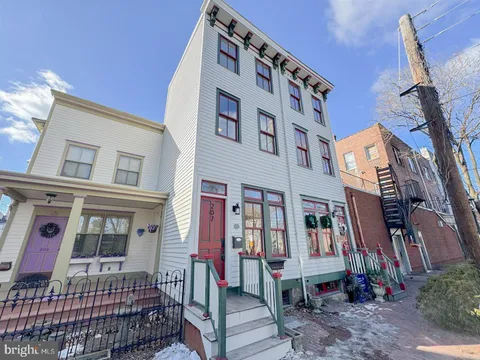 MLS: NJME2053684