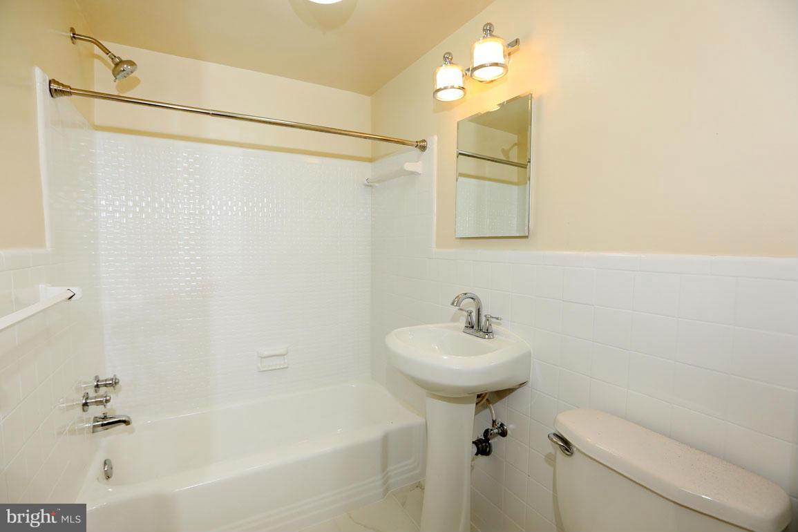 GROSVENOR PARK - Residential Lease