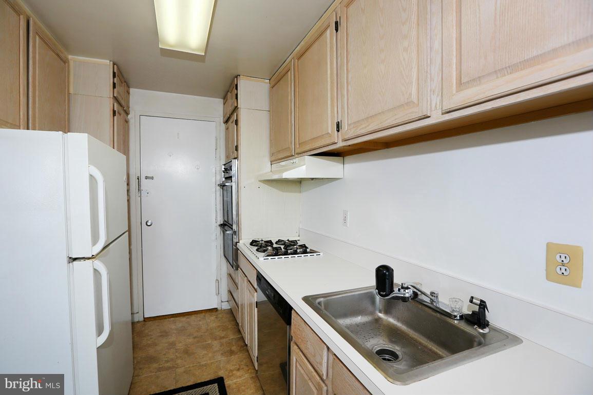 GROSVENOR PARK - Residential Lease