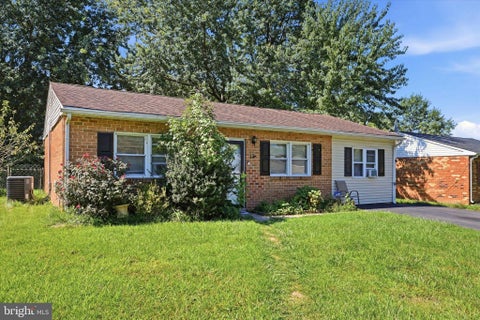 Homes For Sale - 12 Strauss Way<br/> NEWARK, DE 19702