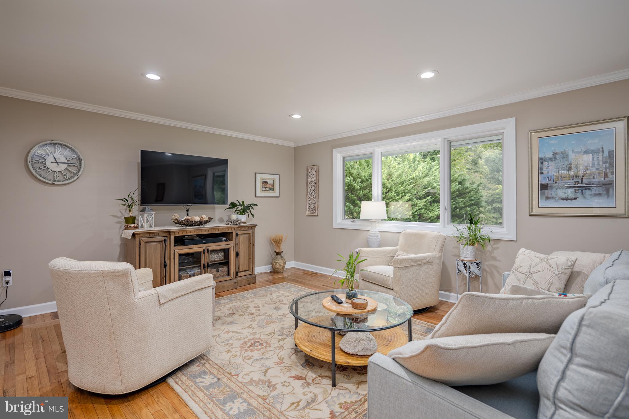 2114 HALLMARK DRIVE