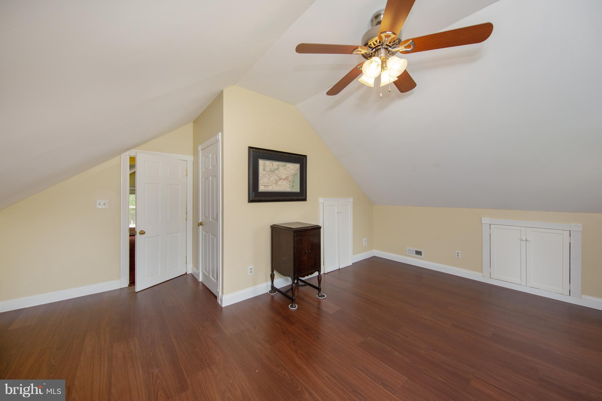 OAKMONT GREEN - Residential