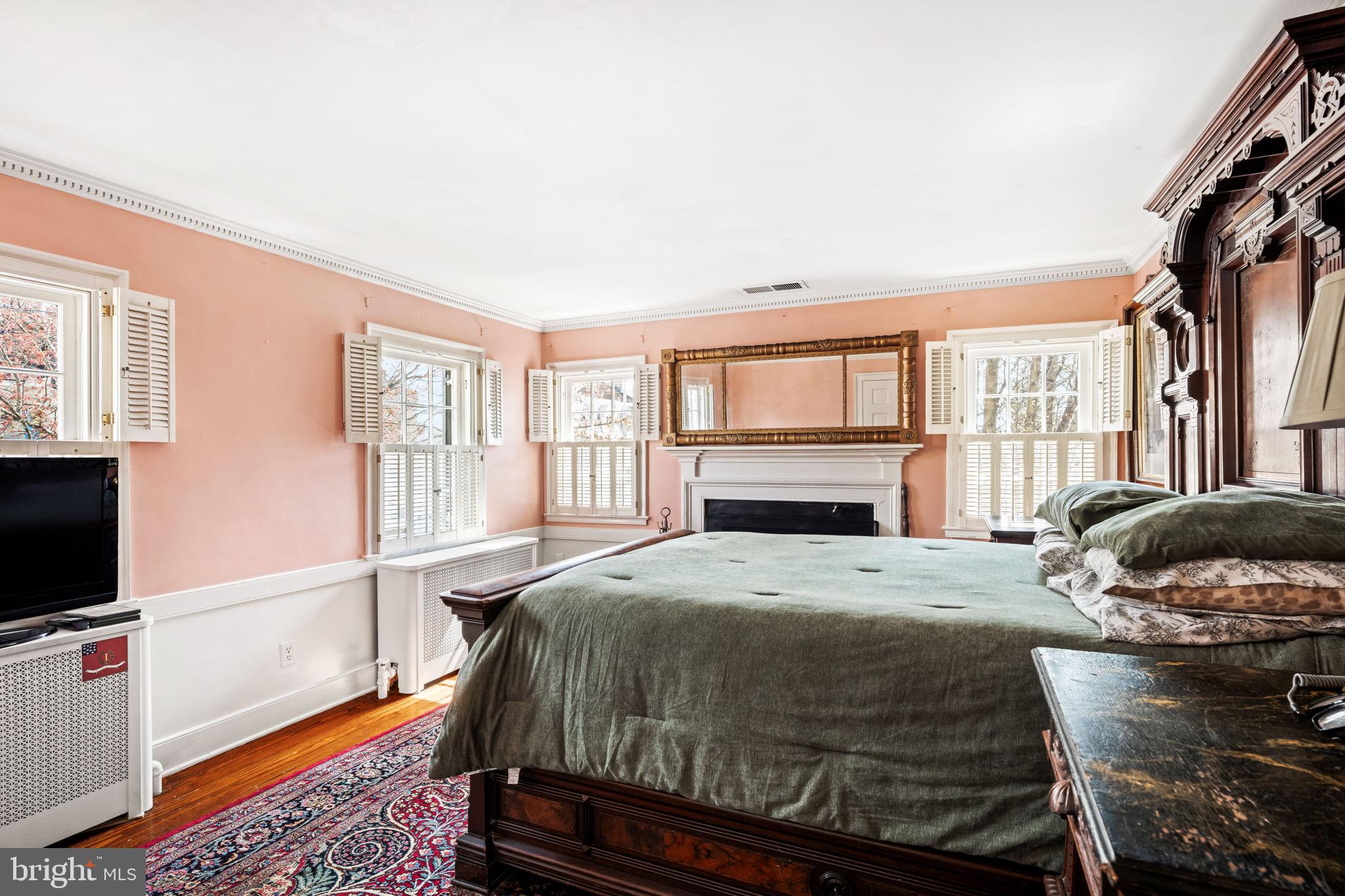 OLD TOWN ALEXANDRIA - Residential