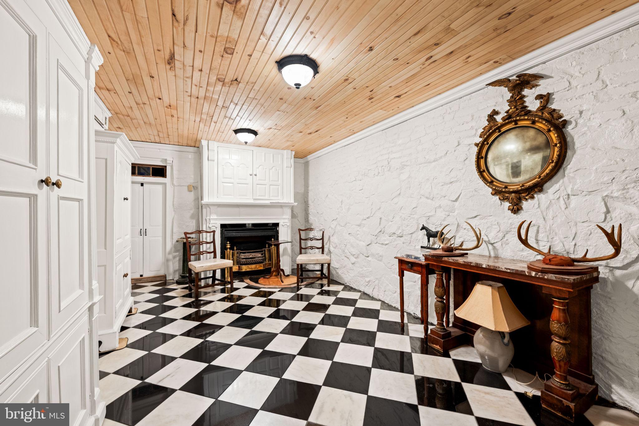 OLD TOWN ALEXANDRIA - Residential