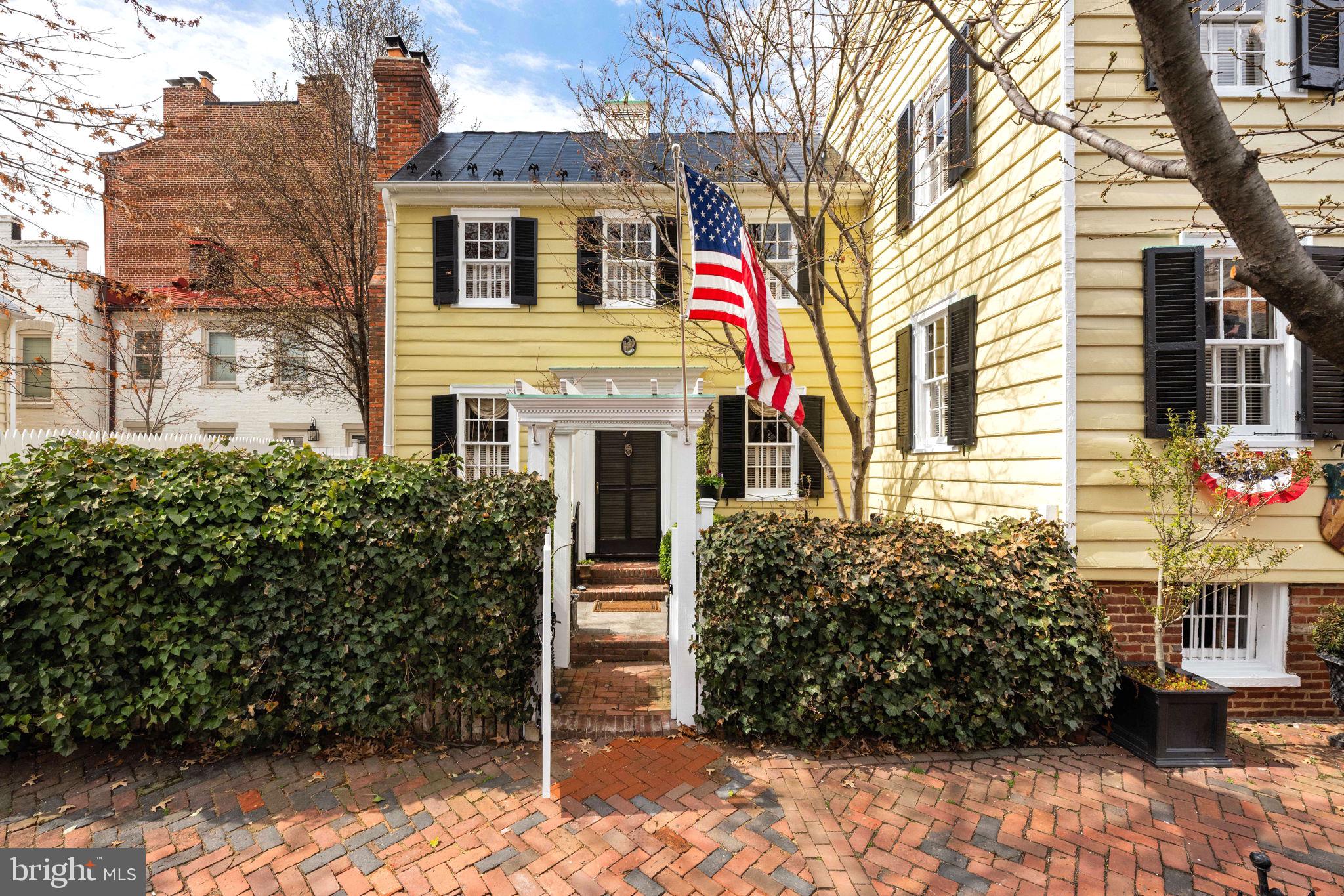 OLD TOWN ALEXANDRIA - Residential