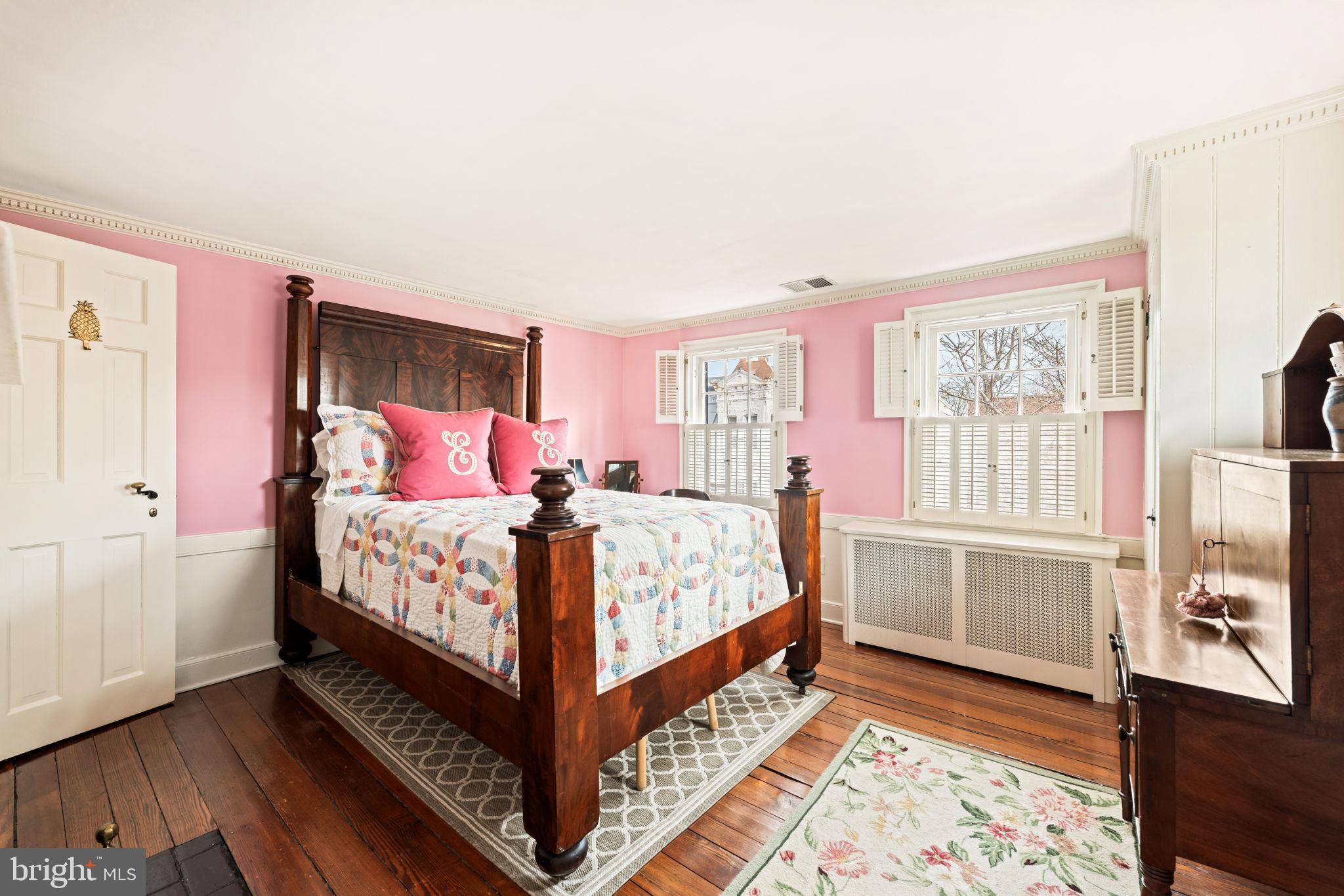 OLD TOWN ALEXANDRIA - Residential