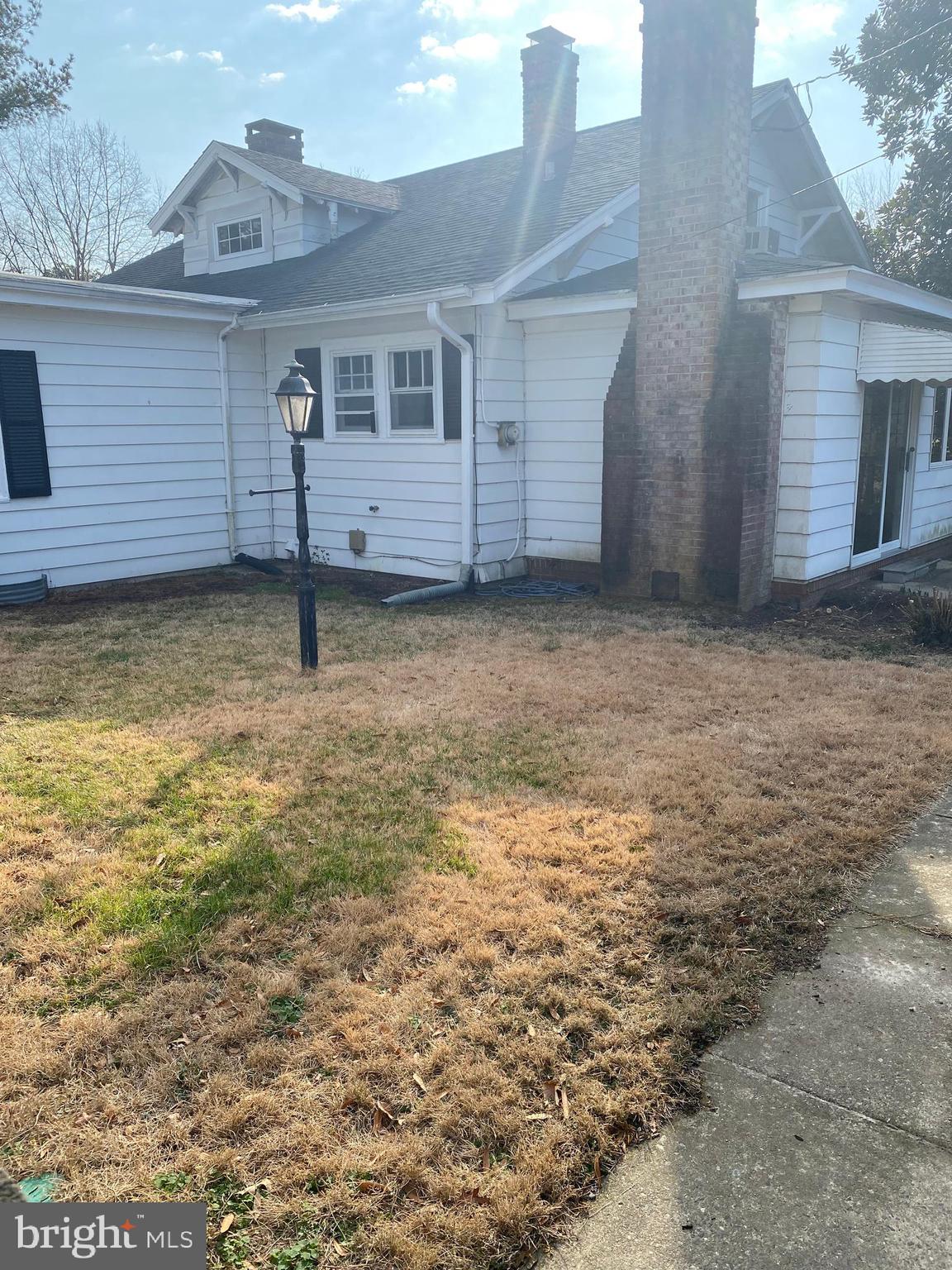 107 E EARLE AVENUE