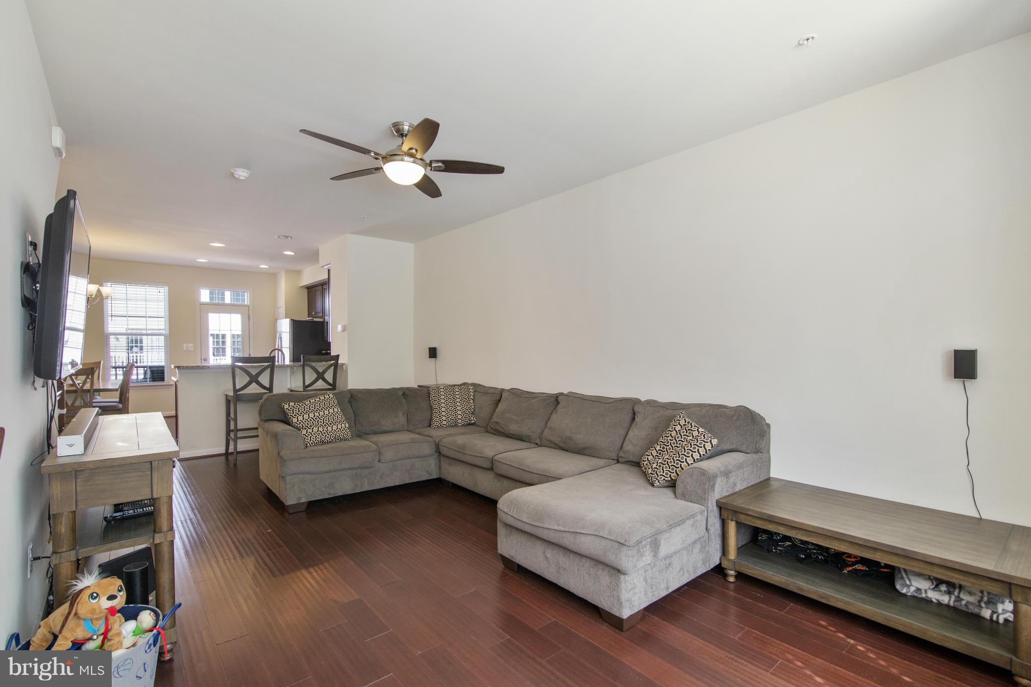 HOWARD SQUARE - Residential