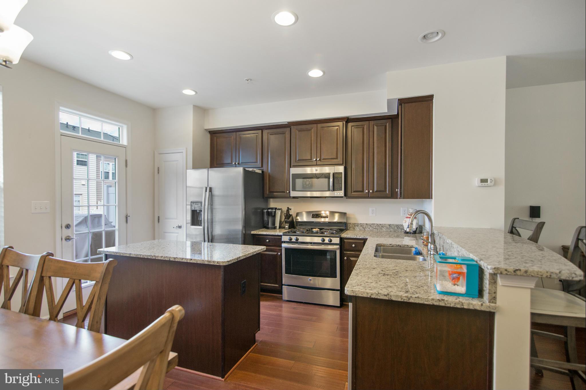 HOWARD SQUARE - Residential