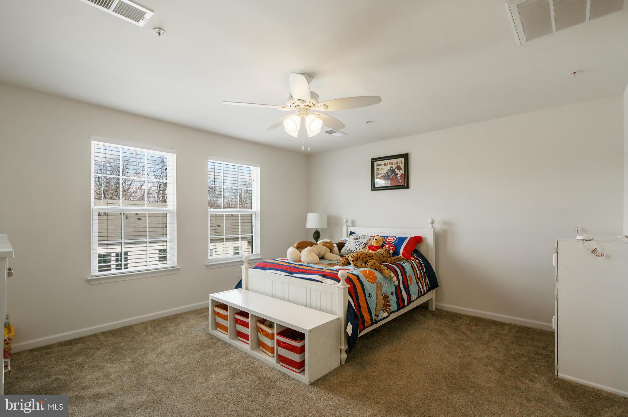 HOWARD SQUARE - Residential