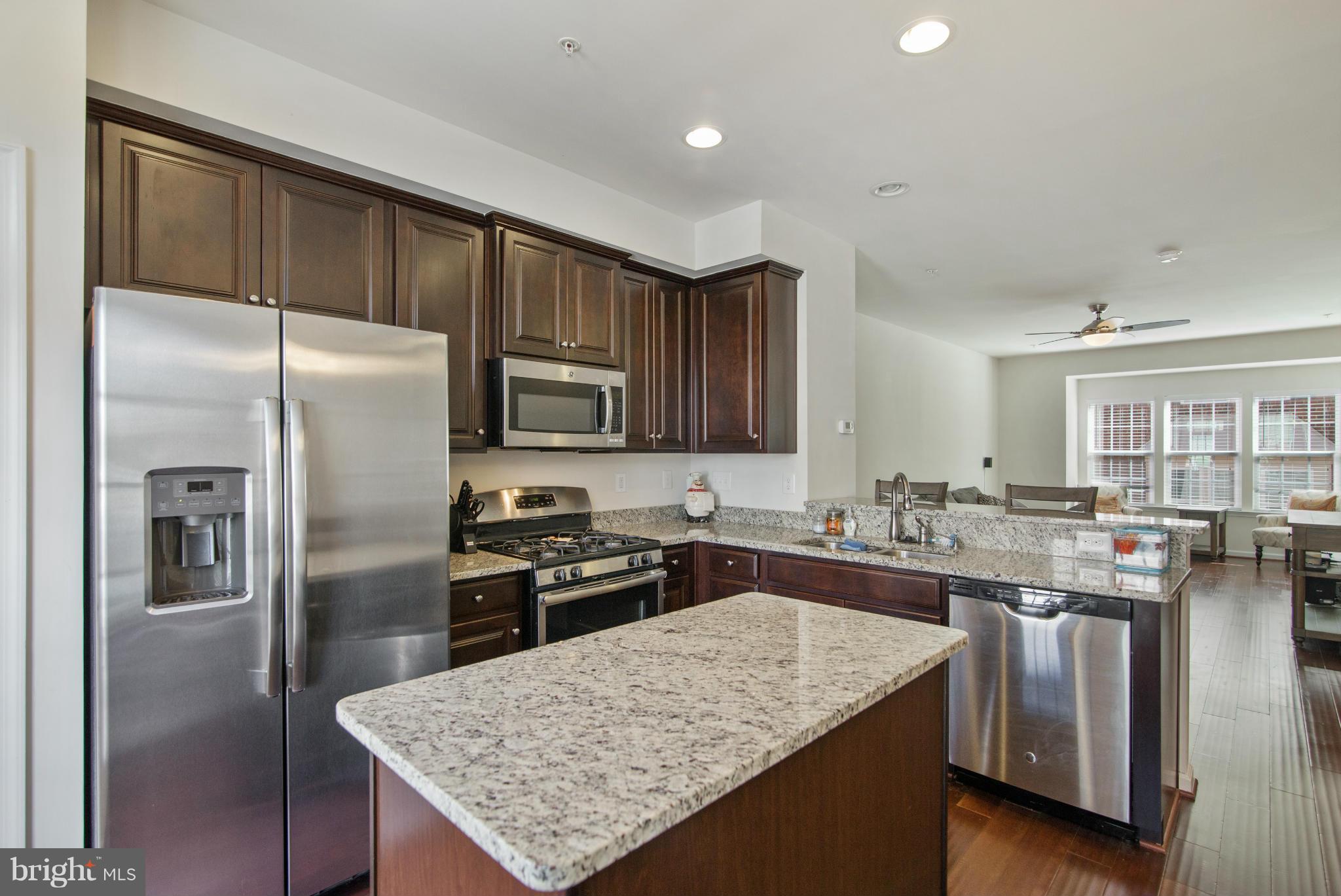 HOWARD SQUARE - Residential